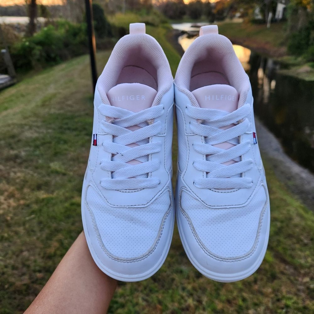 Authentic Tommy Hilfiger Low Court White/Pink Sneakers Leather Kids Shoes Size 3 - Picture 9 of 13
